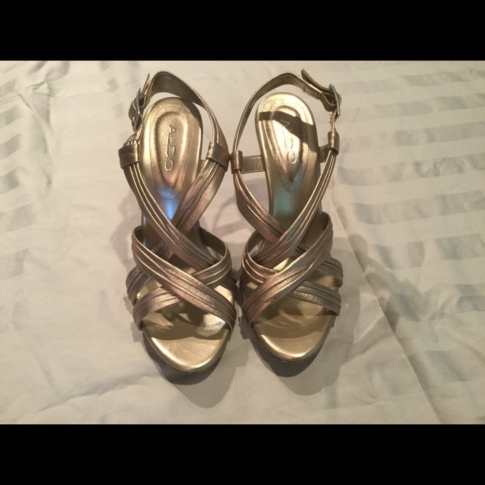 🆕 Aldo gold strappy 3 1/2 inch high heals 👠